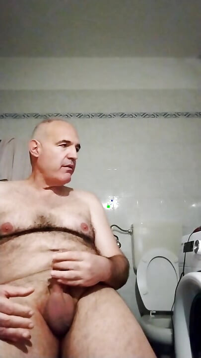 Svršavam i psujem, gledajući porno videe na internetu