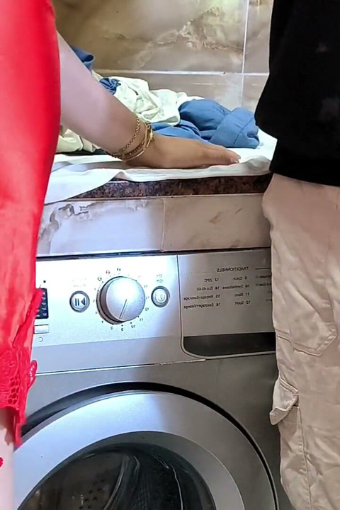 זוג סעודי ציצים גדולים ערבי
