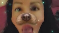 Snapchat latina wysysa d z filtrem dla psów