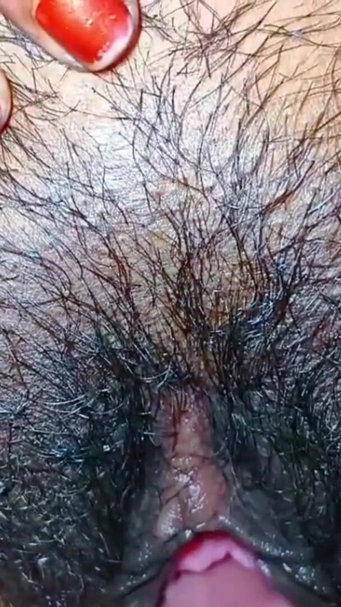 Bhabhi ne devar ka muth mar ke lund apne kali chut me dal diya.indian desi village aunty ki hard but ki chudai.xxx hindi sex vdo | Clip 1