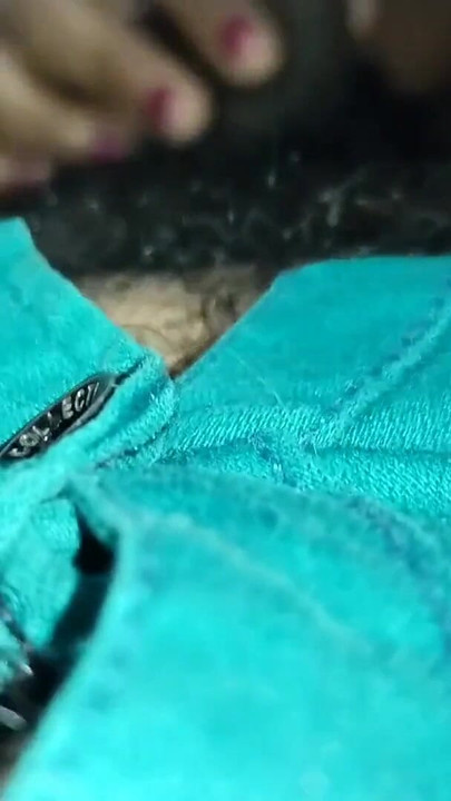 Emocionální okamžik z "Indická 18letá manželka v domácnosti a obslužná šukací video"