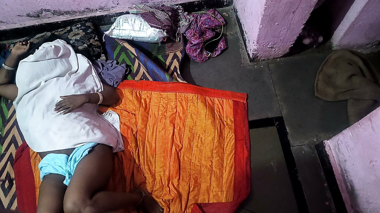 Baap ne sauteli beti ko jabbardasti chod diya