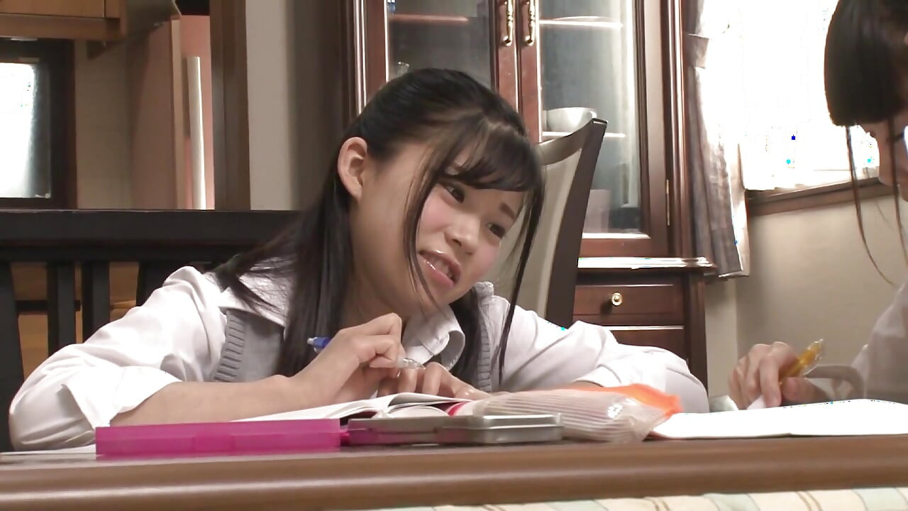 PT2 Sneaking around in a kotatsu and playing pranks on the unprotected lower half of the body!