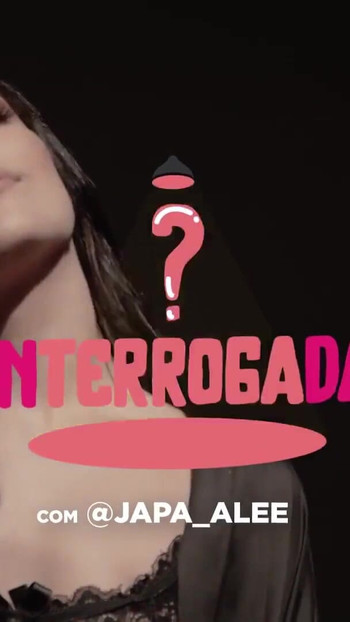 Zapanjujući trenutak iz filma "MONIQUE BERTOLINE I JAPA NORDESTINA MASTURBIRAJU PRED KAMERAMA, A ZATIM SENZUALNO PLEŠU"