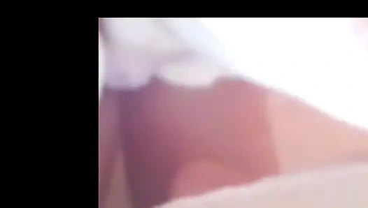 Carl menunjukkan cara menggunakan pelacur kecilnya