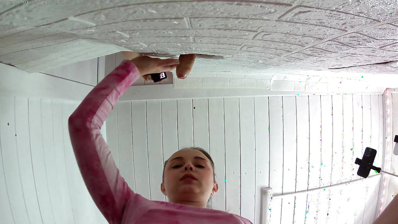 Gloryhole, izgleda da uživa u ovome više nego što se očekivalo. Čista MisssVikki