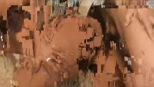 Blonde blondine mit kleinen perfekten titten hat grobes anal mit gut bestücktem typen auf der couch