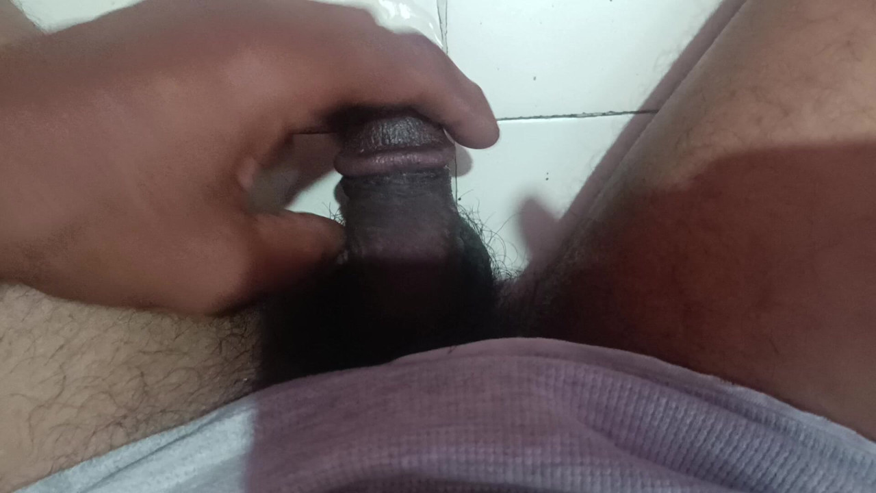 Boy hand job cum out in penis