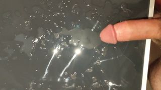 12 ejaculări uriașe de spermă. s-a simțit atât de bine!