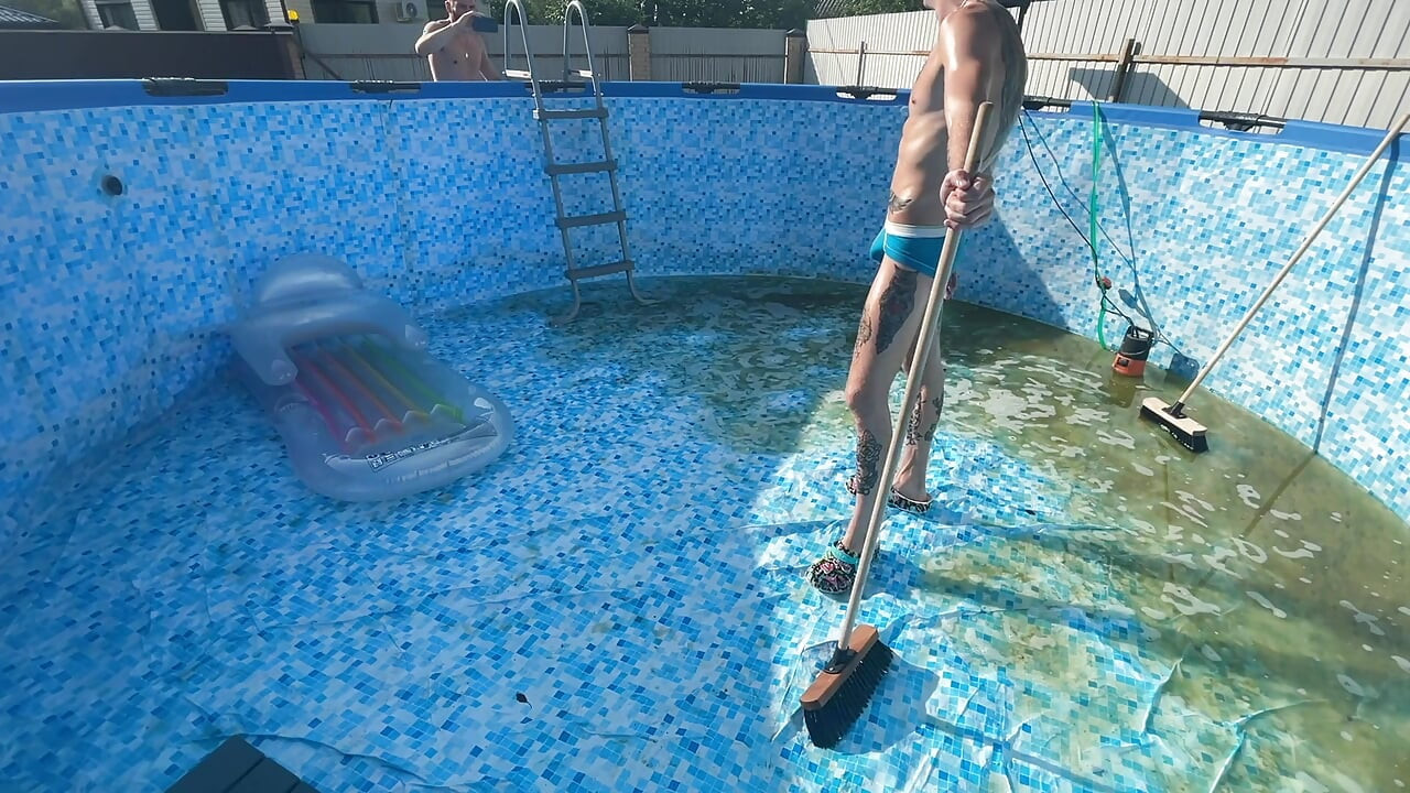 Pool Fucking - Public Sex