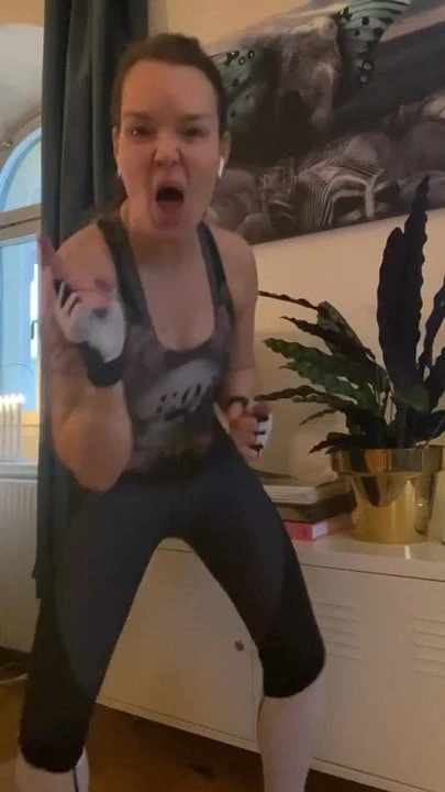 Anette olzon pleše 2