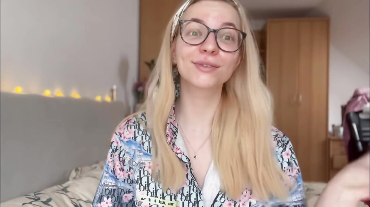Paypig ζει με 30 δολάρια το μήνα αφού τον ξέπλυνα στεγνό