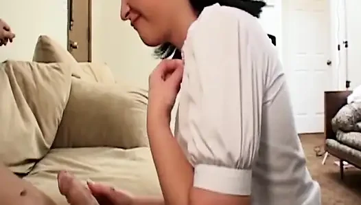 Pelacur Pertama Sialan 18 Tahun Dengan Menelan Air Mani