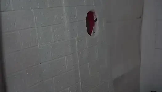 Pelacur tanpa mengeluarkannya