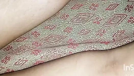 Hintli karı koca yatakta porno videosu