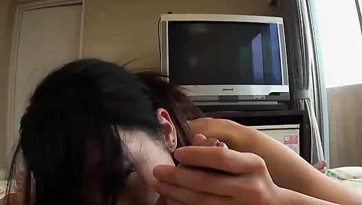 Самое горячее азиатское видео от первого лица - 2_Sexy японская женщина с маленькой грудью любит мастурбировать своим ртом