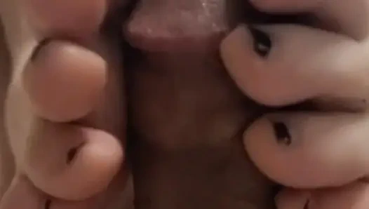 Footjob zu handjob abspritzen