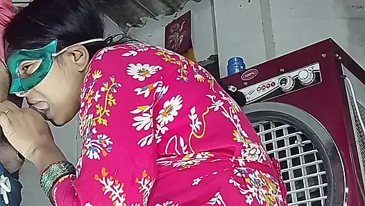 Трах киски задницей, член, сосание киски, сосание груди, сосание молока из груди и сидение на члене раком и лежа прямо на хинди аудио