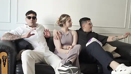 Arkadaşım bana servetiyle övünüyor ama kız arkadaşı sadece penisimi istiyor