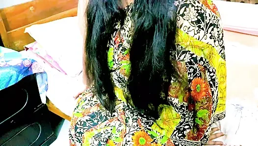 Güzel Hintli üvey erkek kardeş ve aldatan üvey kız kardeş seks, gerçek 18+ desi romantizmi, bangla edepsiz konuşma xxx video