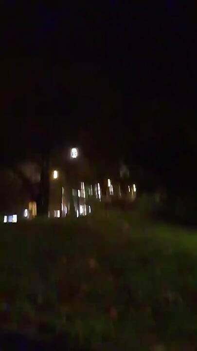 Il ragazzo in cam4 brainfukked all'aperto maiale io completo spettacolo in cam4 pubblico