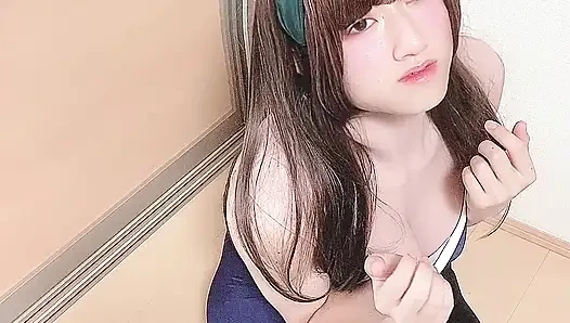 Japon travesti miya okul mayosuyla mastürbasyon yapıyor