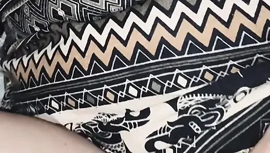 Üvey kız anne'nin kıllı amını sikiyor