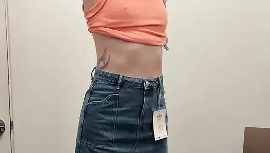 Кончаю, я надеюсь, что меня никто не слышит!