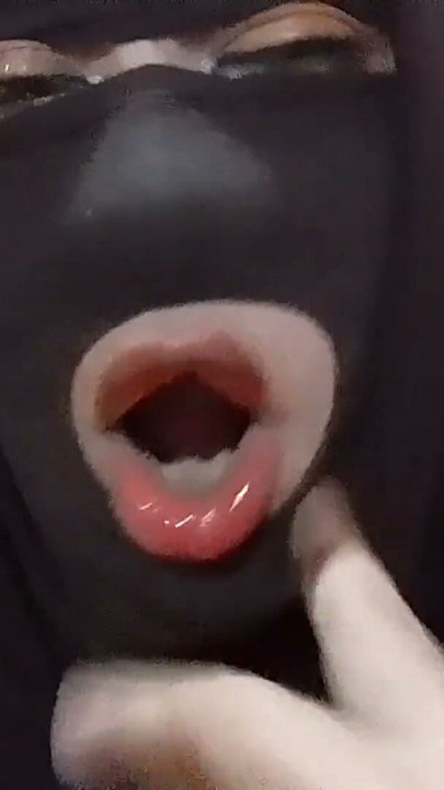 I caught a woman watching sex and listening to sex. See what she did to her ass. Arab sex and Egyptian speech are clear. | Clip 1