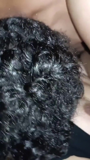 我到达并看着我继母的屁股，我无法抗拒，在我们一个人在家的时候我狠狠地操她 | 短片 1