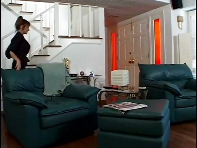 The guy loves it when the cougar lady puts his cock in her mouth