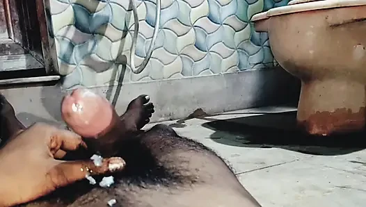 Ngentot pacarku di kamar mandinya
