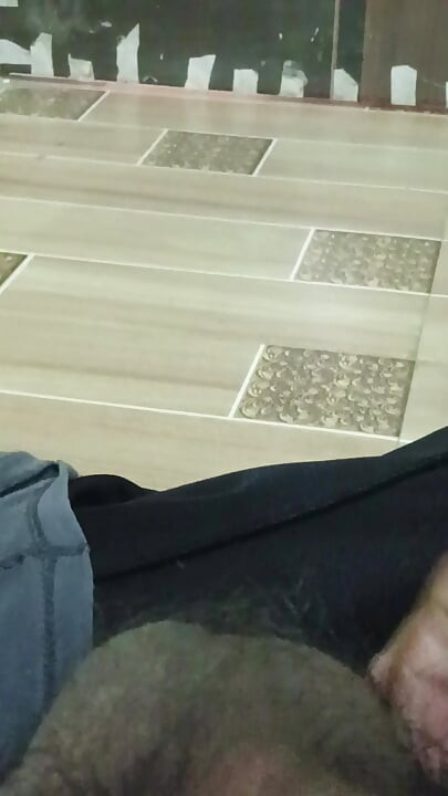 Koi threesome karwa lo apni bibi ke sath