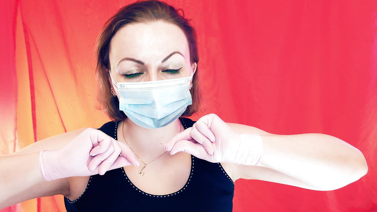 ASMR med knips og medicinske handsker – af Arya Grander