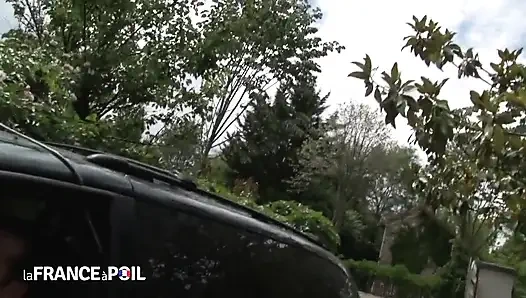 Short Haired Busty Woman Helps Taxi Driver Relieve Stress