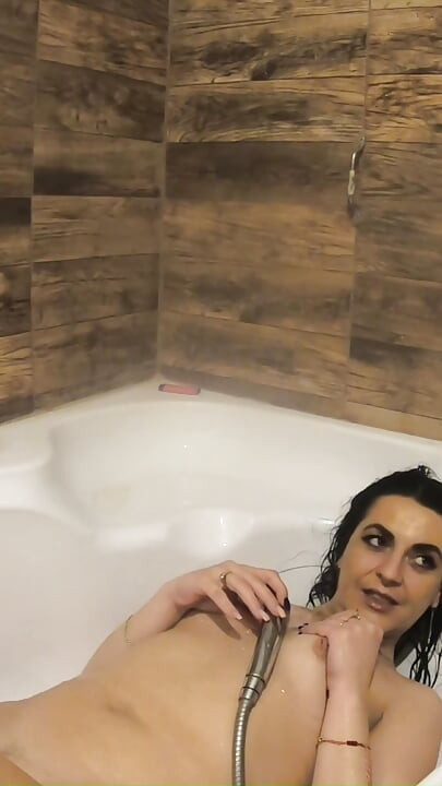Kinky MILF Games with Mega Orgasm in Bathtub at Home