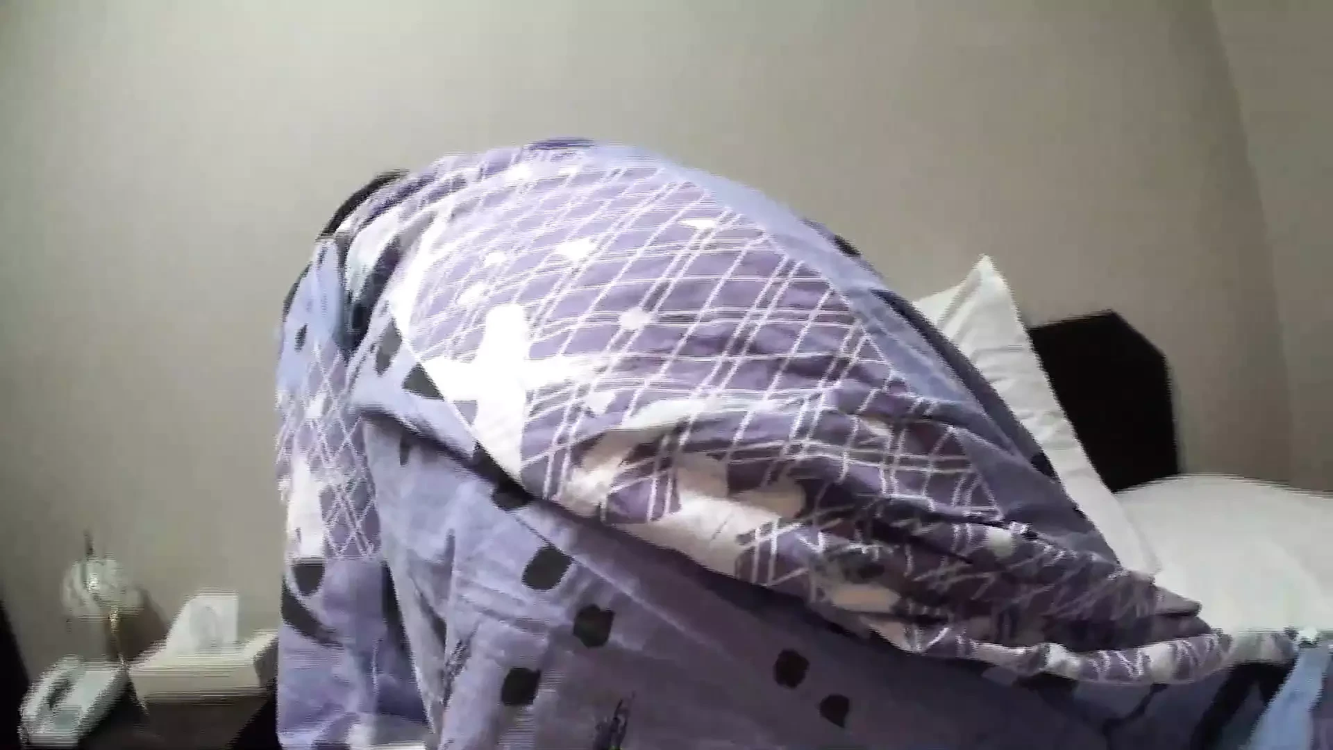 已婚女人的日记：她第一次在丈夫背后做爱。第2部分