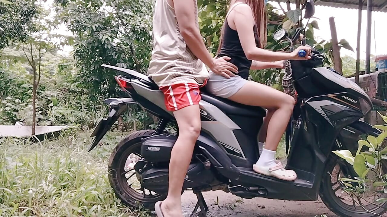 18+ YEAR OLD VILLAGE GIRL DRIVING LESSON BUT DEVIRGINIZED