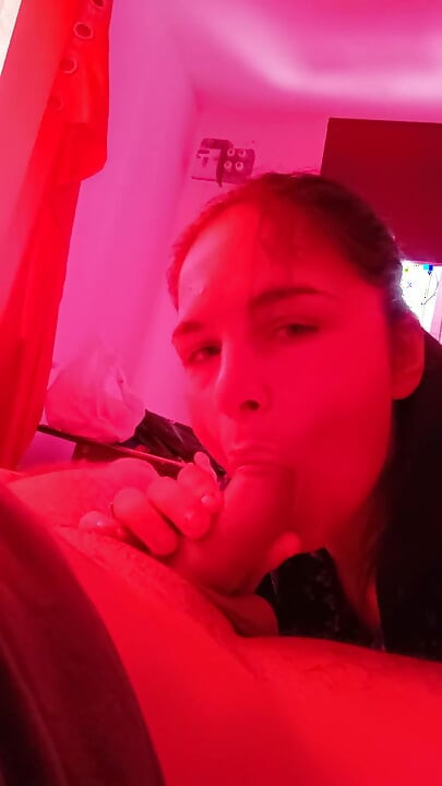 Pastorka mi puši kurac noću