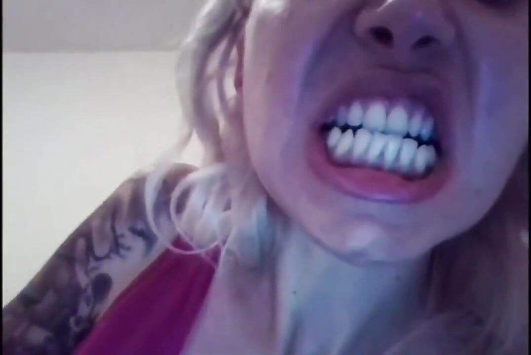 Wajah aduhai, tapi gigi busuk!