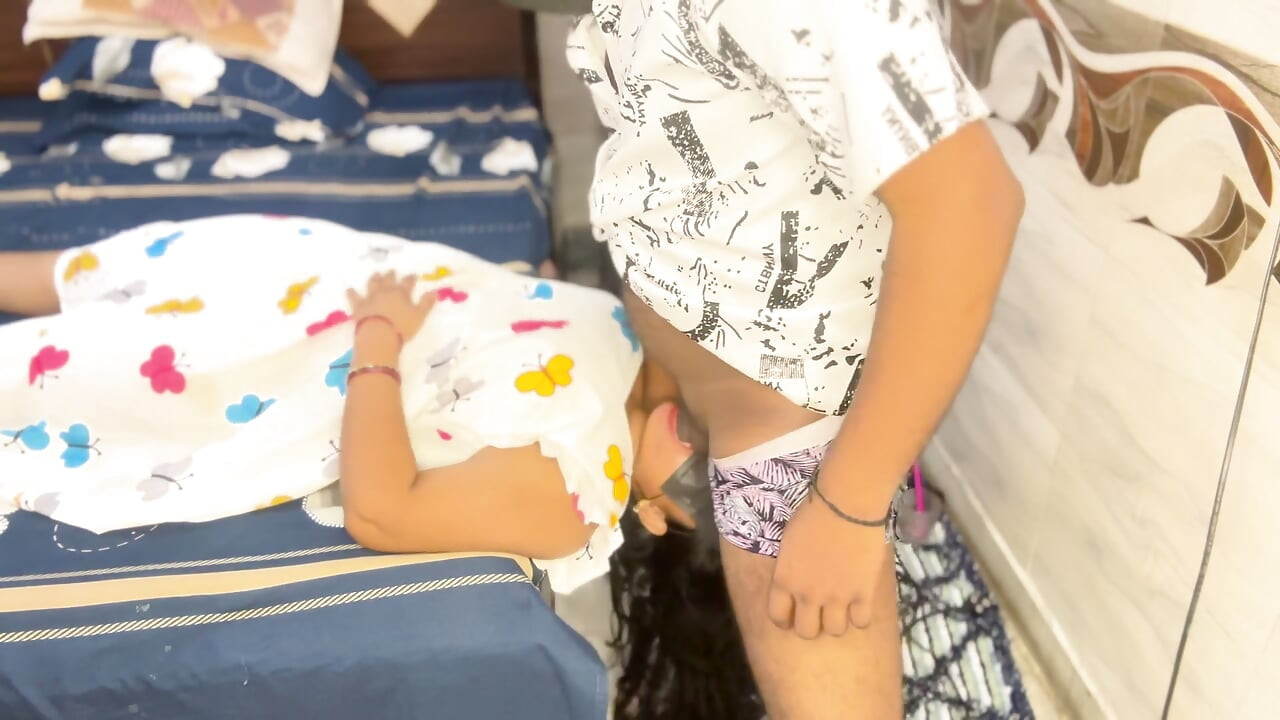 Sensual indiana fodida duro por padosi na sala de estar