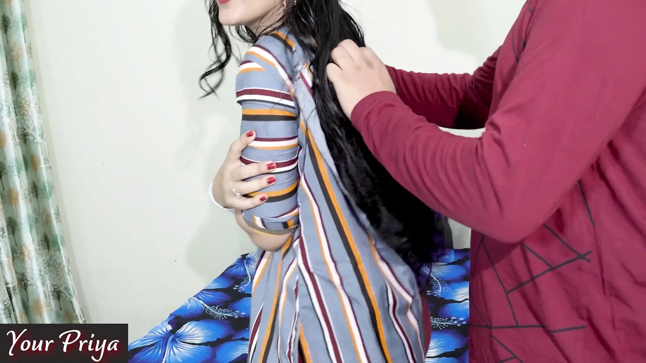 继母衬衫被撕裂，她想要用印地语音频