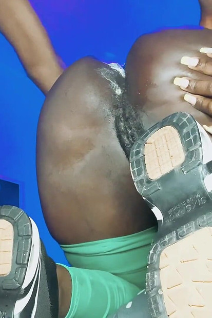 Bigass Ebony Slut Wanted Me to Be Her Personal Trainer but We Got Bored and I Ended up Fucking Her Big Ass Raw