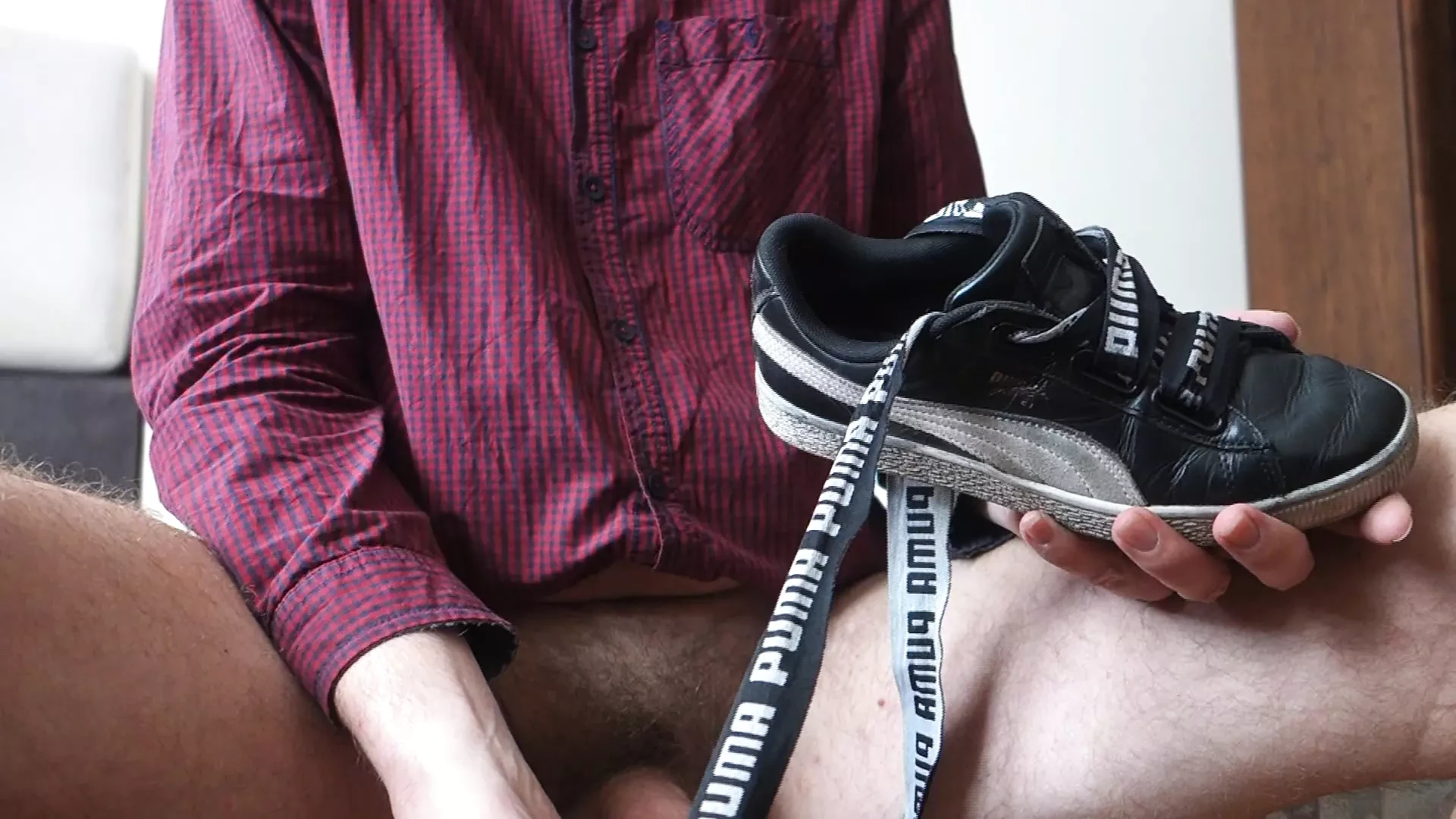Я трахаю обувь Puma Basket.