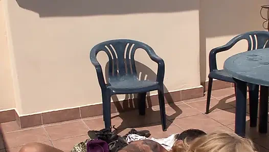 Fette deutsche hure auf dem dach gefickt