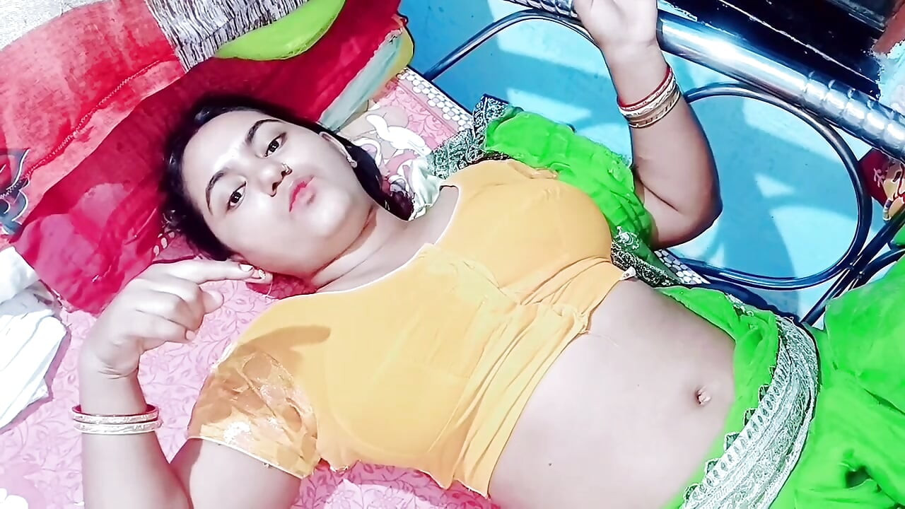 Jija ji ne apne choti sali ki virgin pussy milte hi uski pussy ros nikal diya,pussy ros piya jija ji ne guder ros yammy...