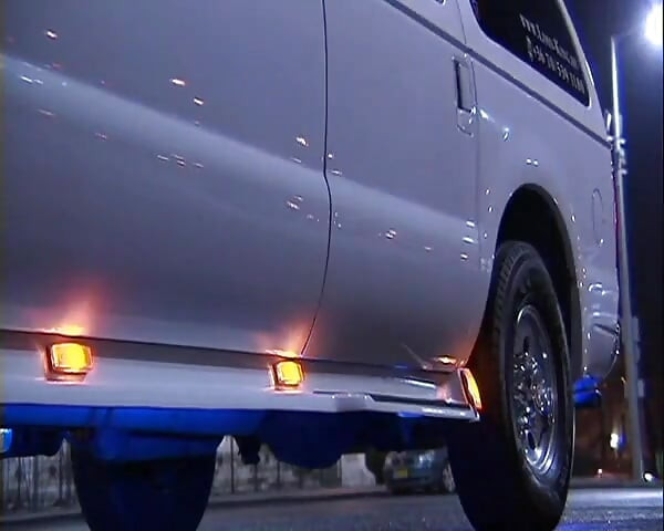 Esmer kadın yarak sever ina night club'da sert sikiliyor