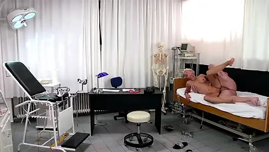 Blonde MILF Double Penetration Doctor Exam Fuck