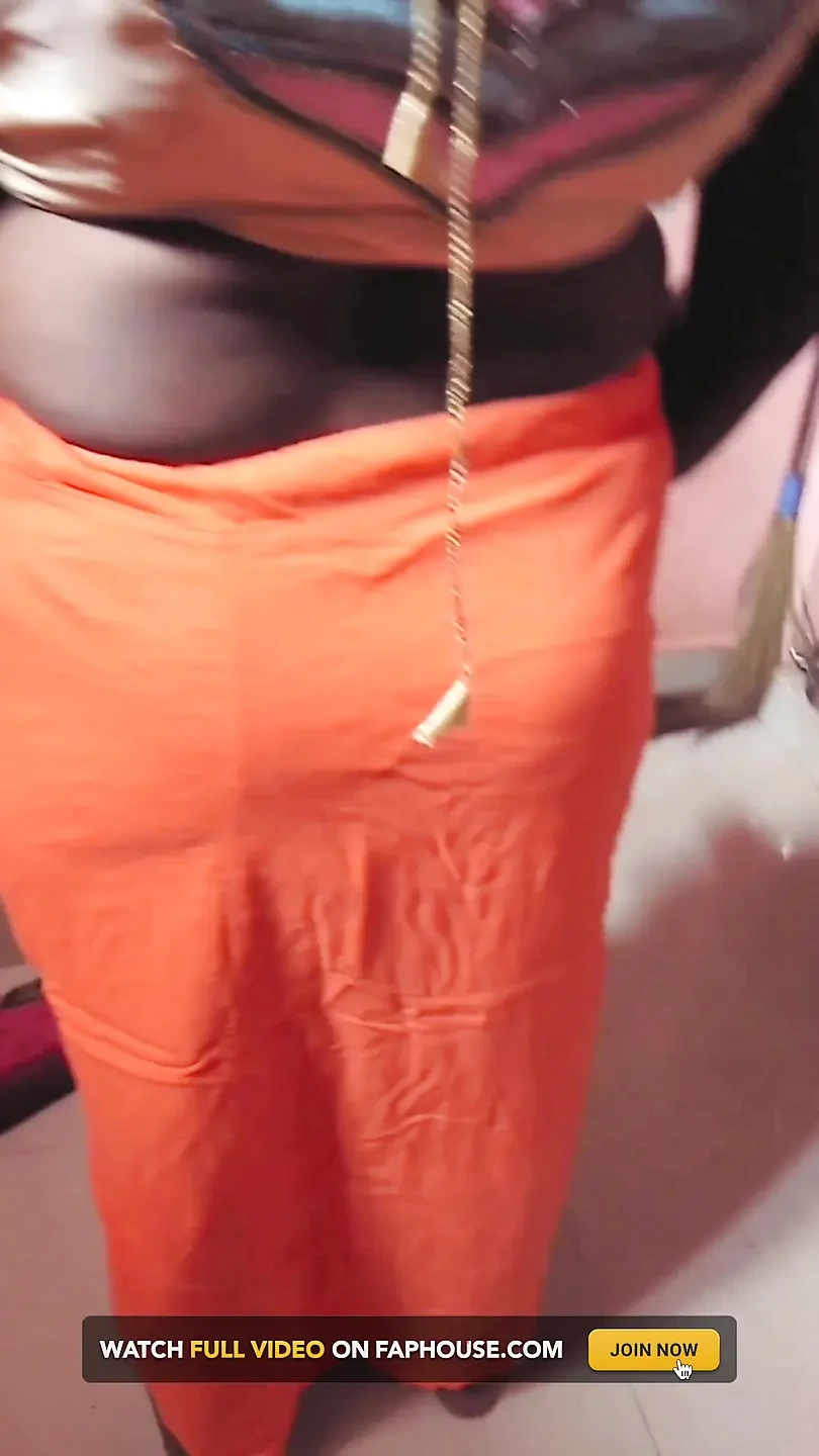Desi Tamil House Maid in Petticoat Bra Cleaning Tease & Wild Reverse Cowgirl Ride on Owner! Indianhotwifex
