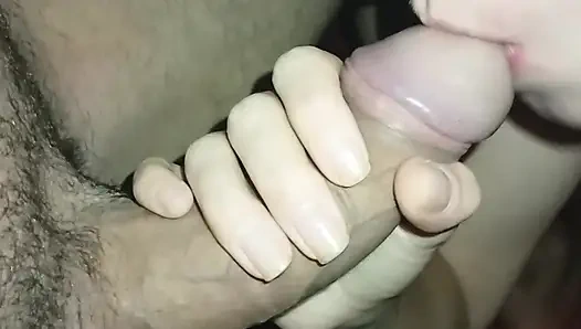 Kakak ipar belajar menyusui